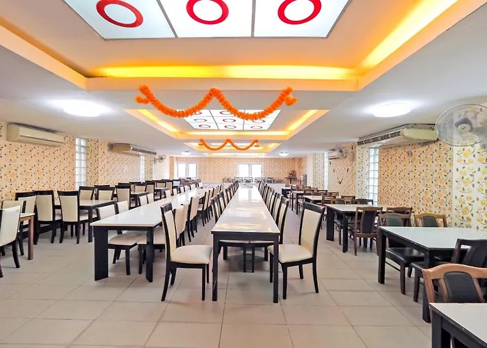 Oyo 75362 Swagath Отель